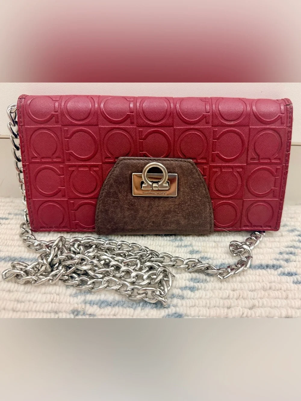 FERRAGAMO Vintage Y2K Red Monogram Embossed Leather 2-Tone Wallet W/ Chain